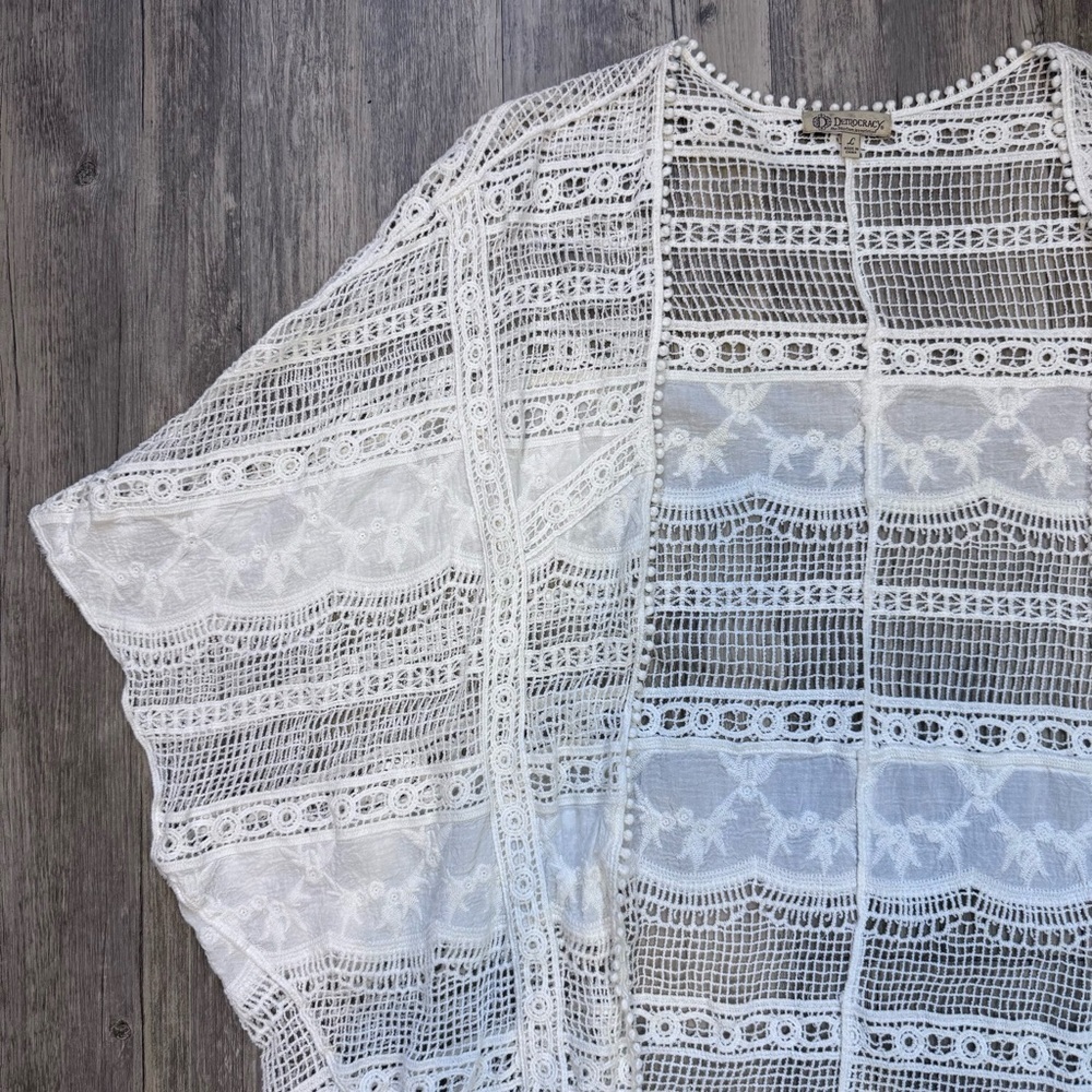 Democracy Ivory Crochet Lace Kimono Size Large - Picture 8 of 13